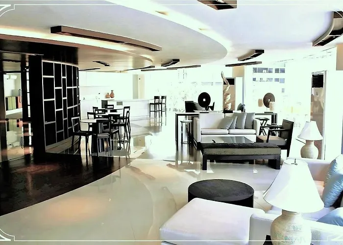 Apartment In Heart Of *